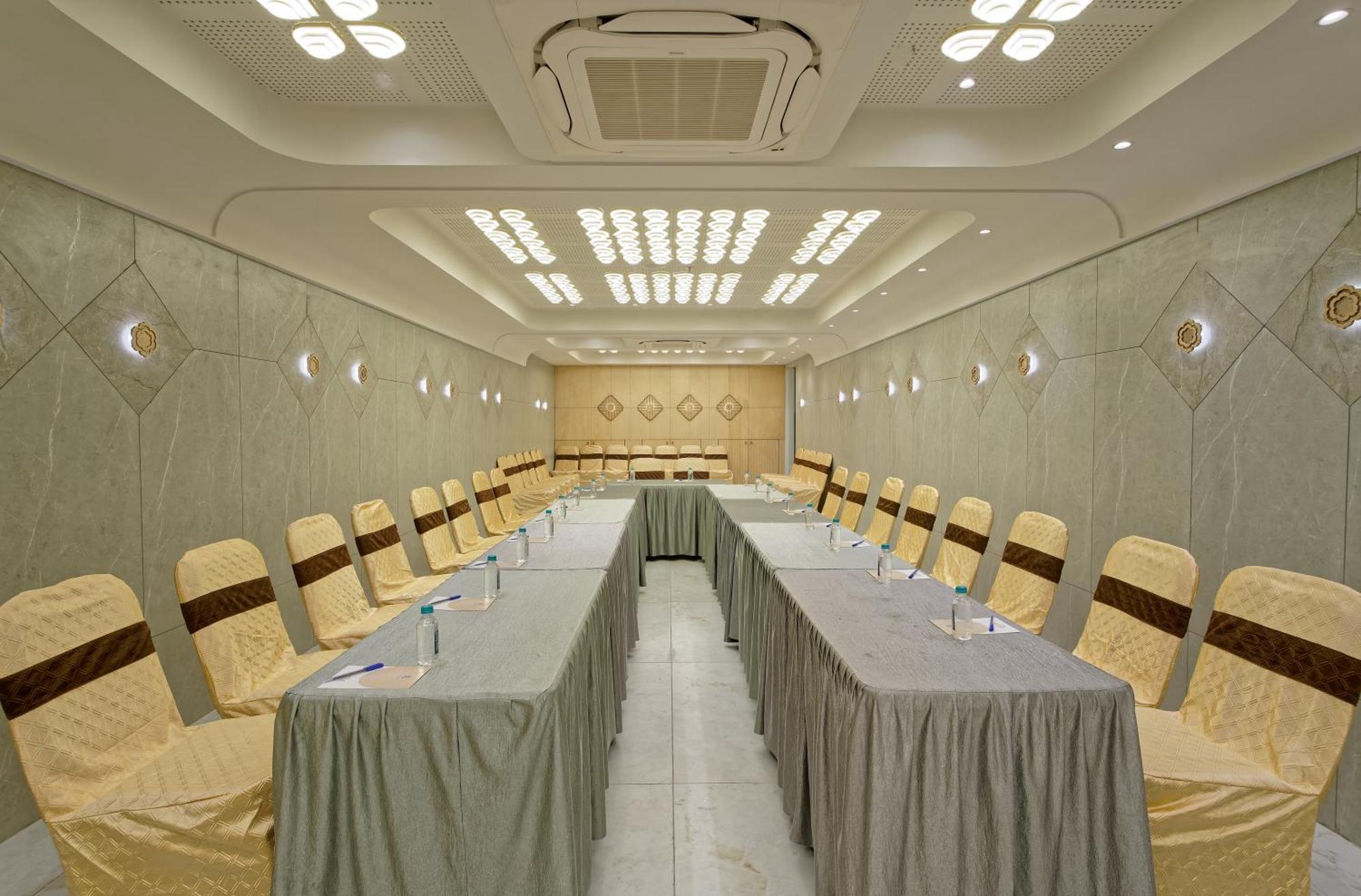 Exora Inn Ahmedabad Luaran gambar