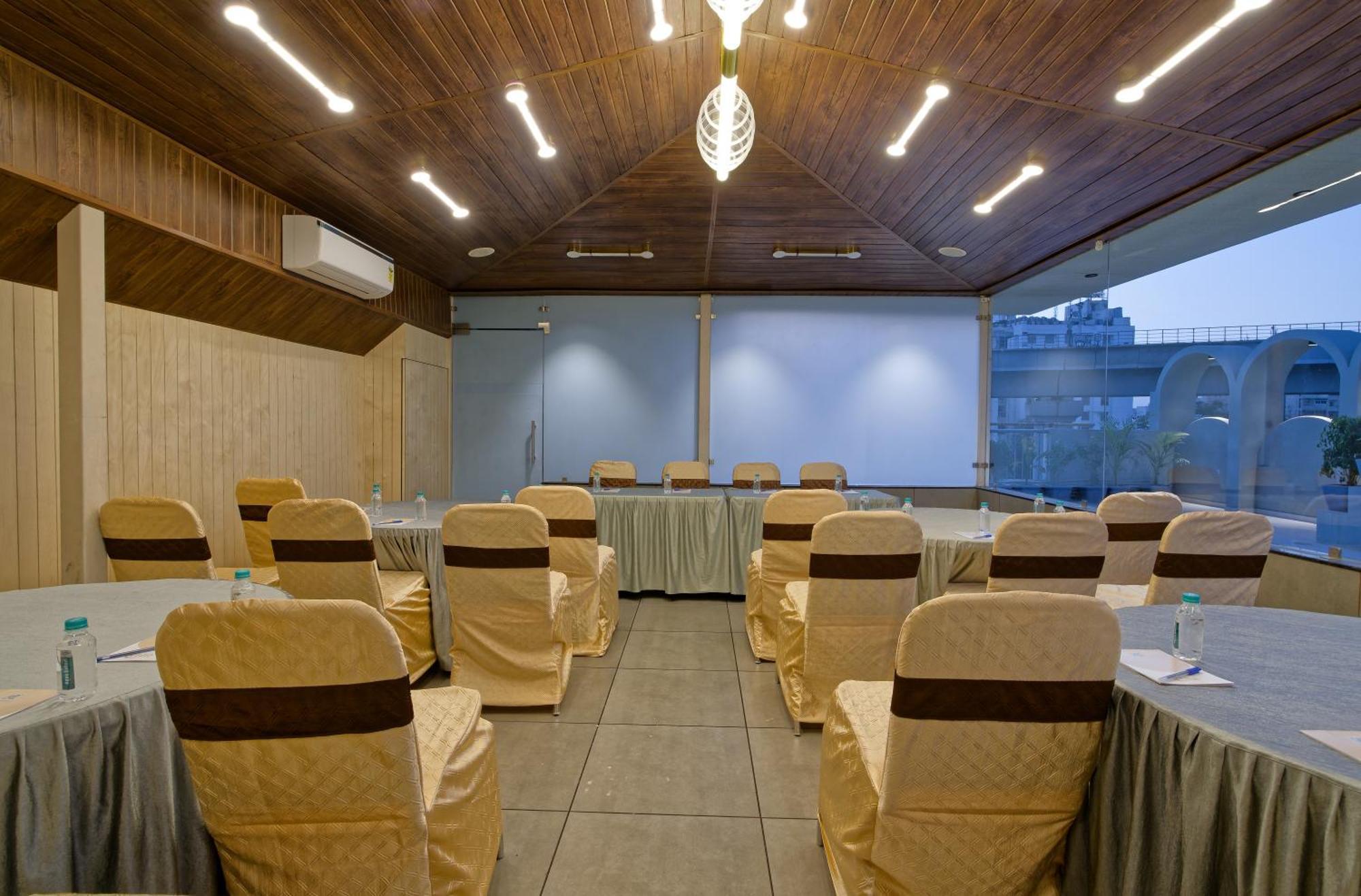 Exora Inn Ahmedabad Luaran gambar