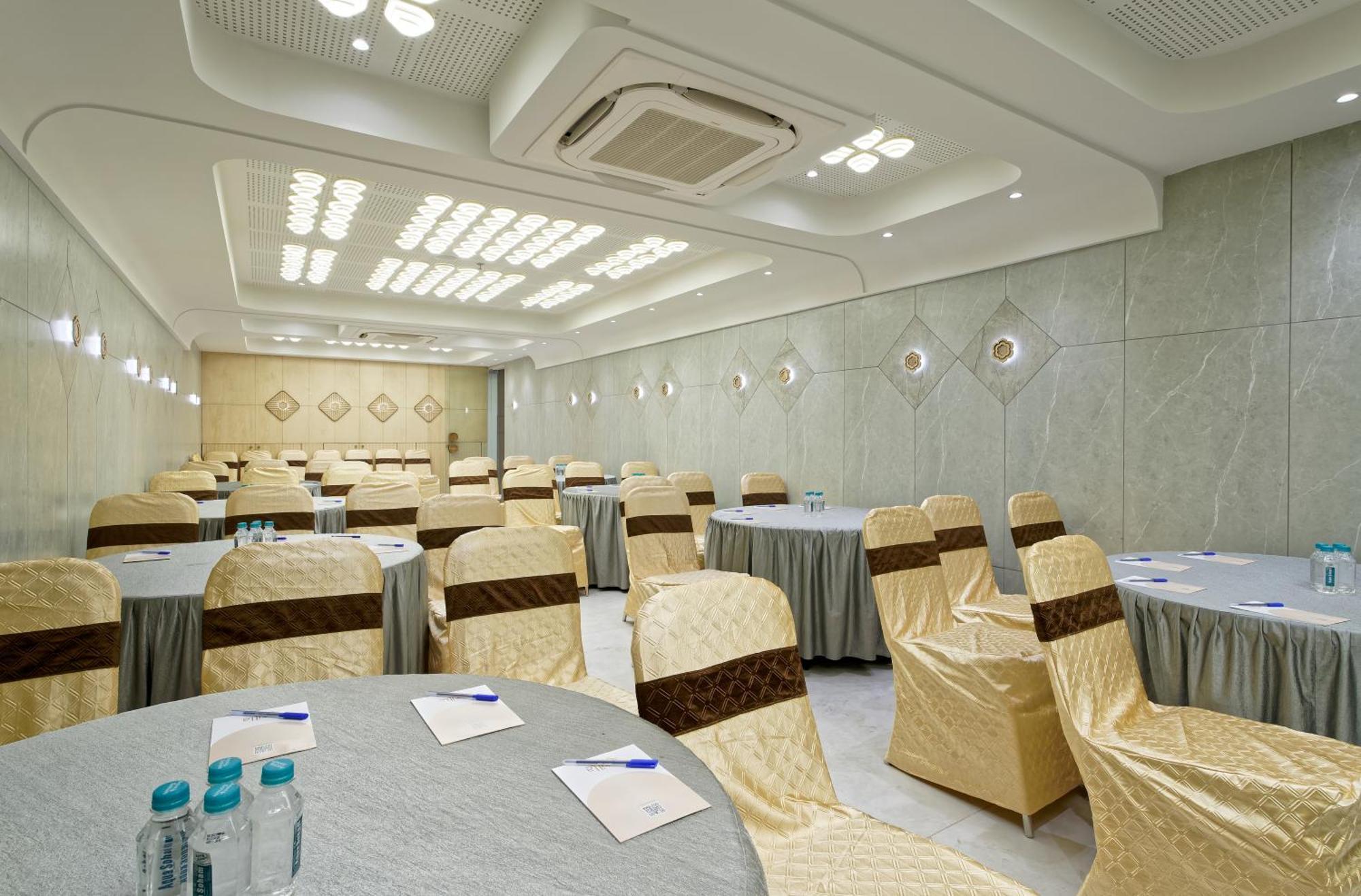 Exora Inn Ahmedabad Luaran gambar