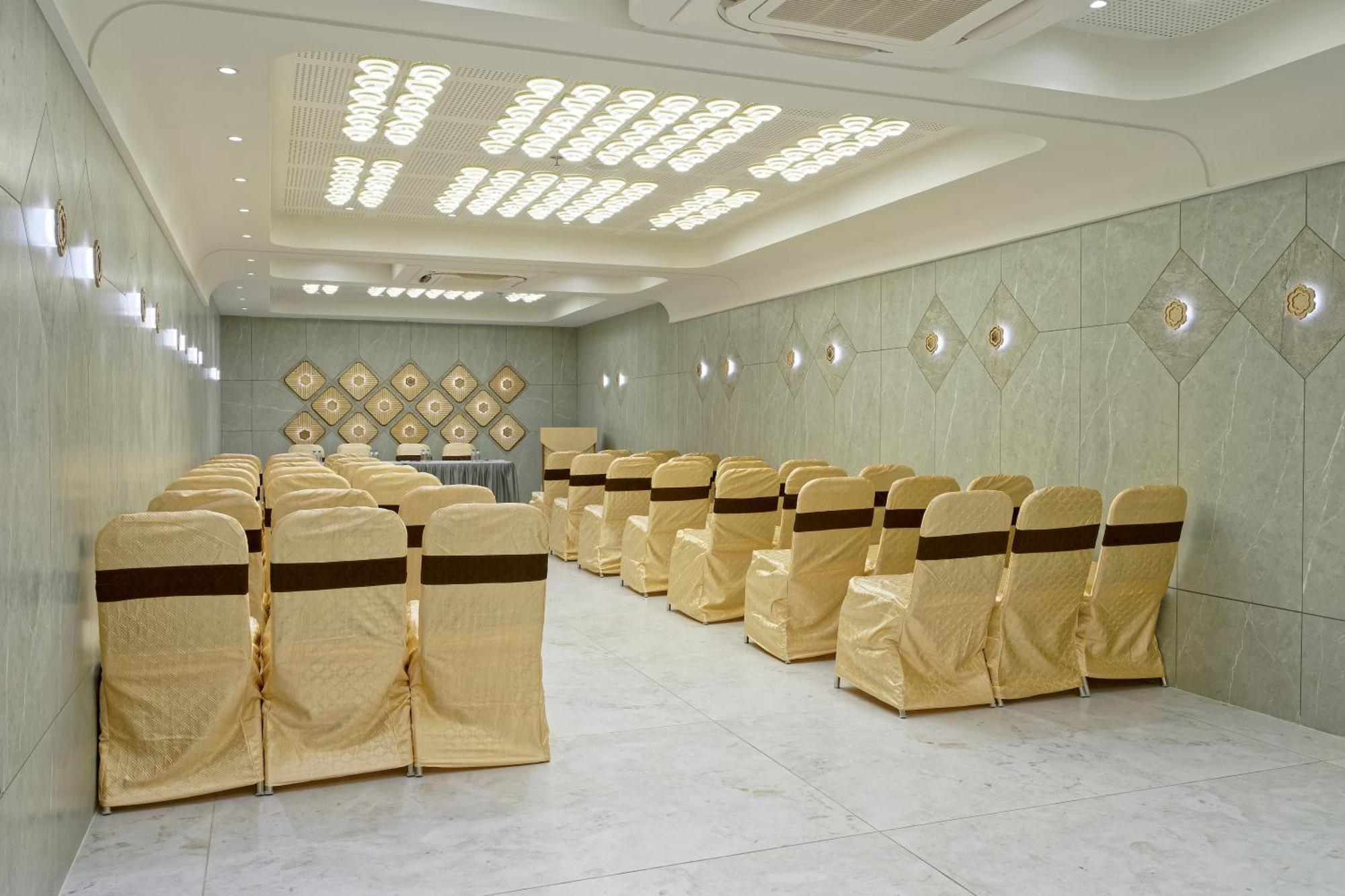 Exora Inn Ahmedabad Luaran gambar