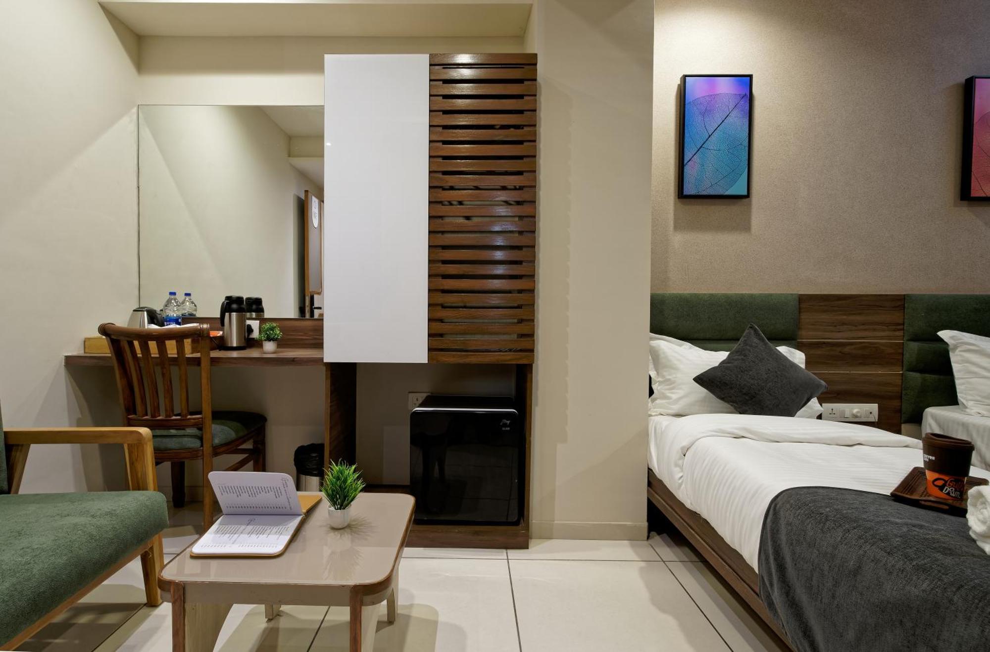Exora Inn Ahmedabad Luaran gambar